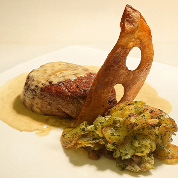 Lasaña al horno con salsa de jitomate y queso